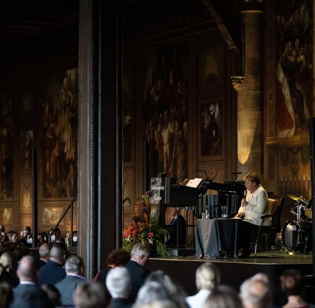 2Festakt-mit-Angela-Merkel-in-Goslar.jpg